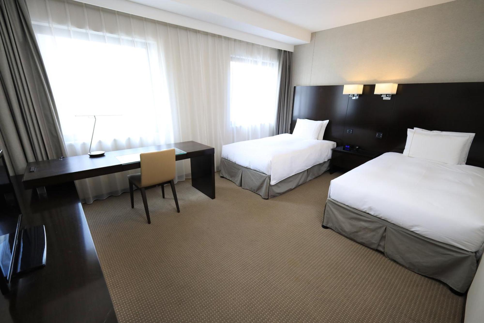 เดอะ รอยัล พาร์ค แคนวาส โรงแรม 4*
